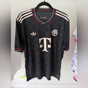 adidas Originals Bayern Munich 2025/26 Oktoberfest Third Jersey Size M